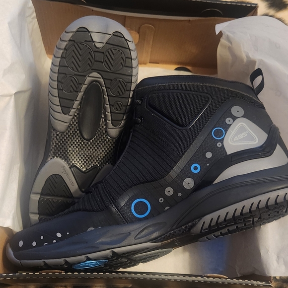 NEW in Box Q4 Sports Men's Jet Black Basketball Sneakers - Picture 2 of 5